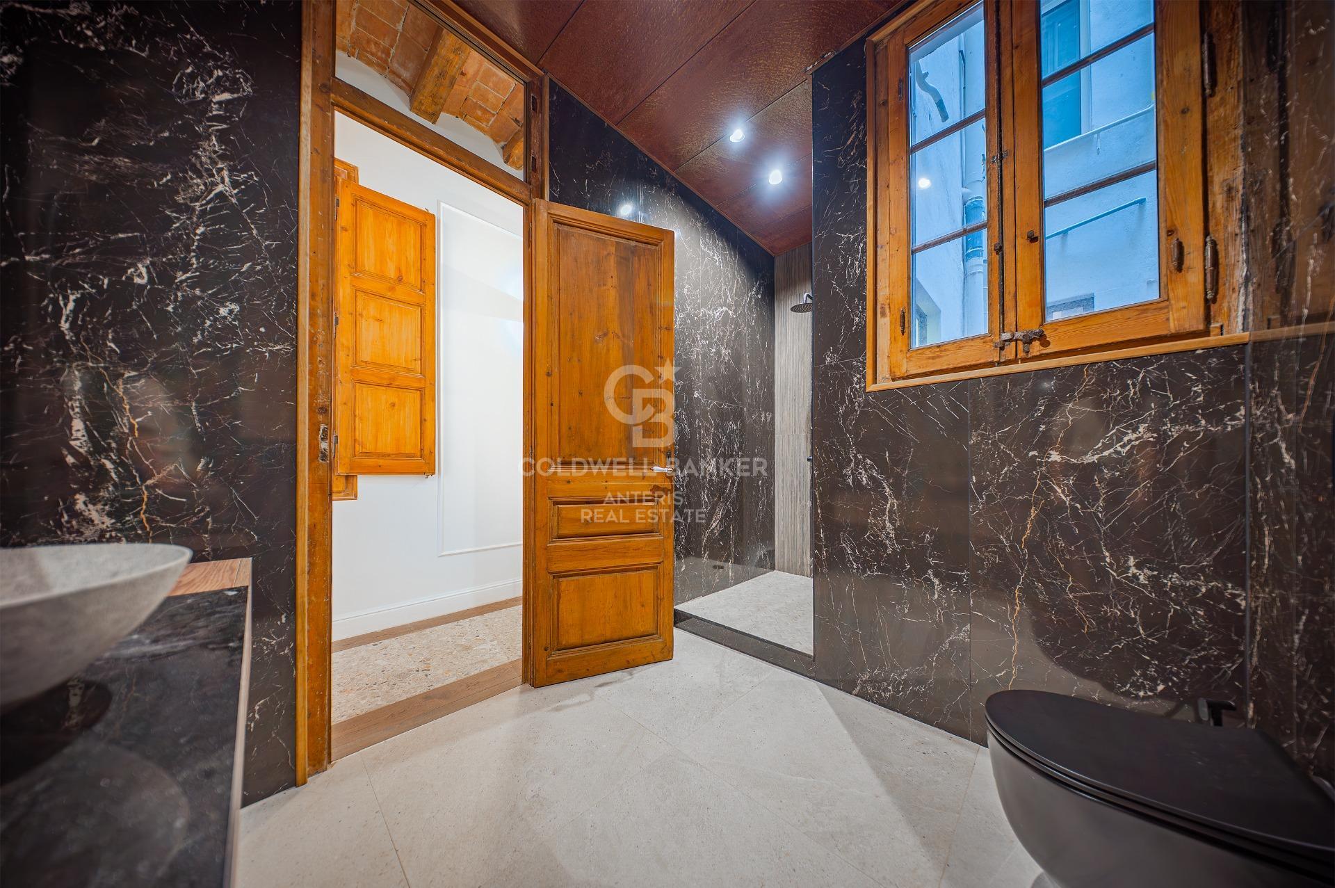 Fully renovated appartment with charm in Eixample Izquierdo