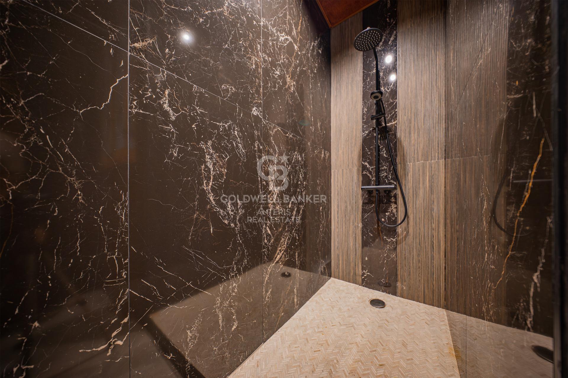 Fully renovated appartment with charm in Eixample Izquierdo