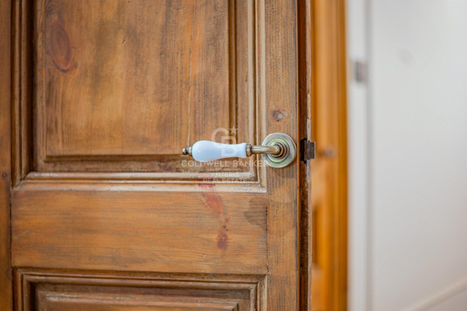 Odnowiony apartament pełen uroku w Eixample Izquierdo