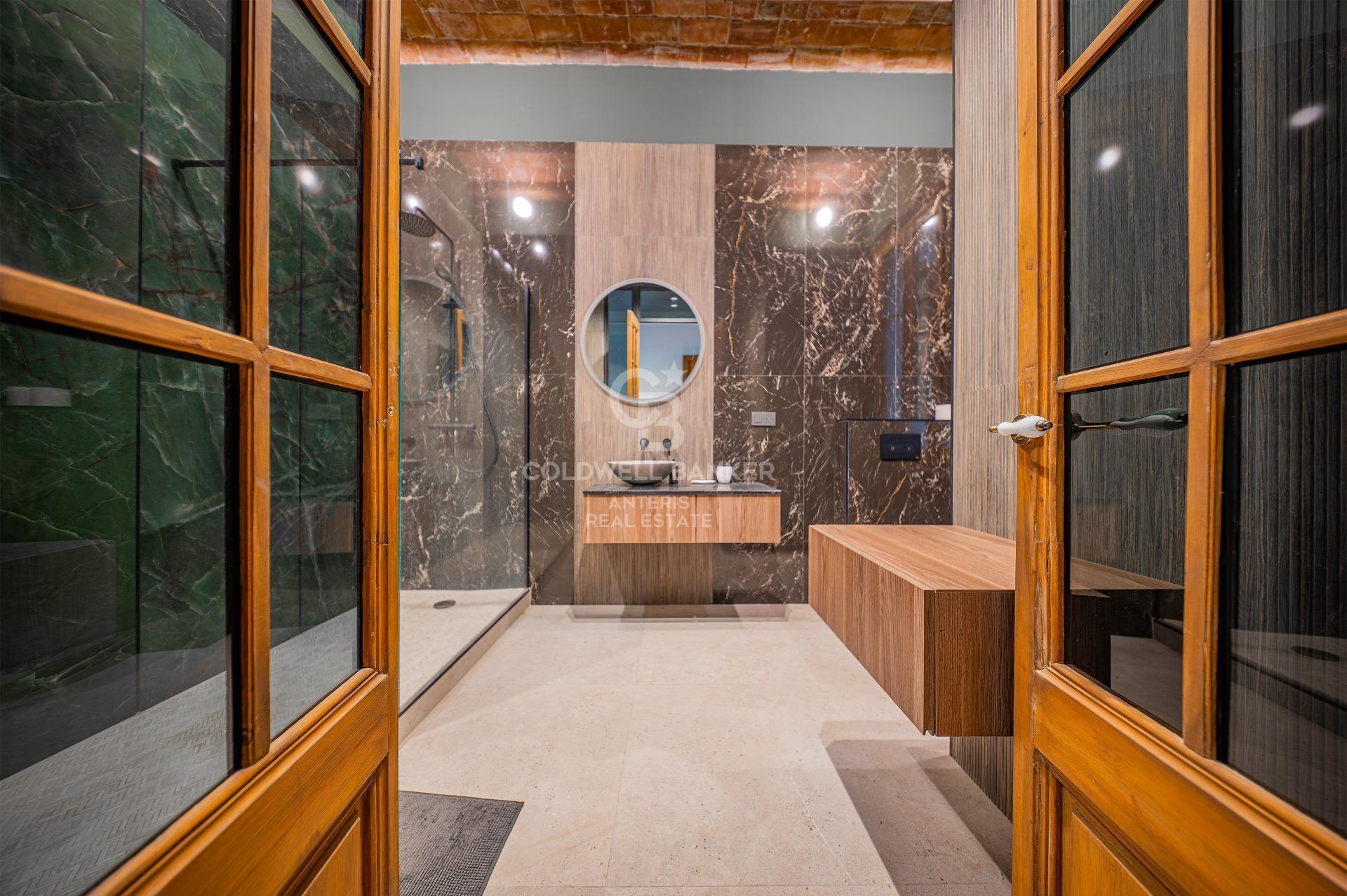 Fully renovated appartment with charm in Eixample Izquierdo