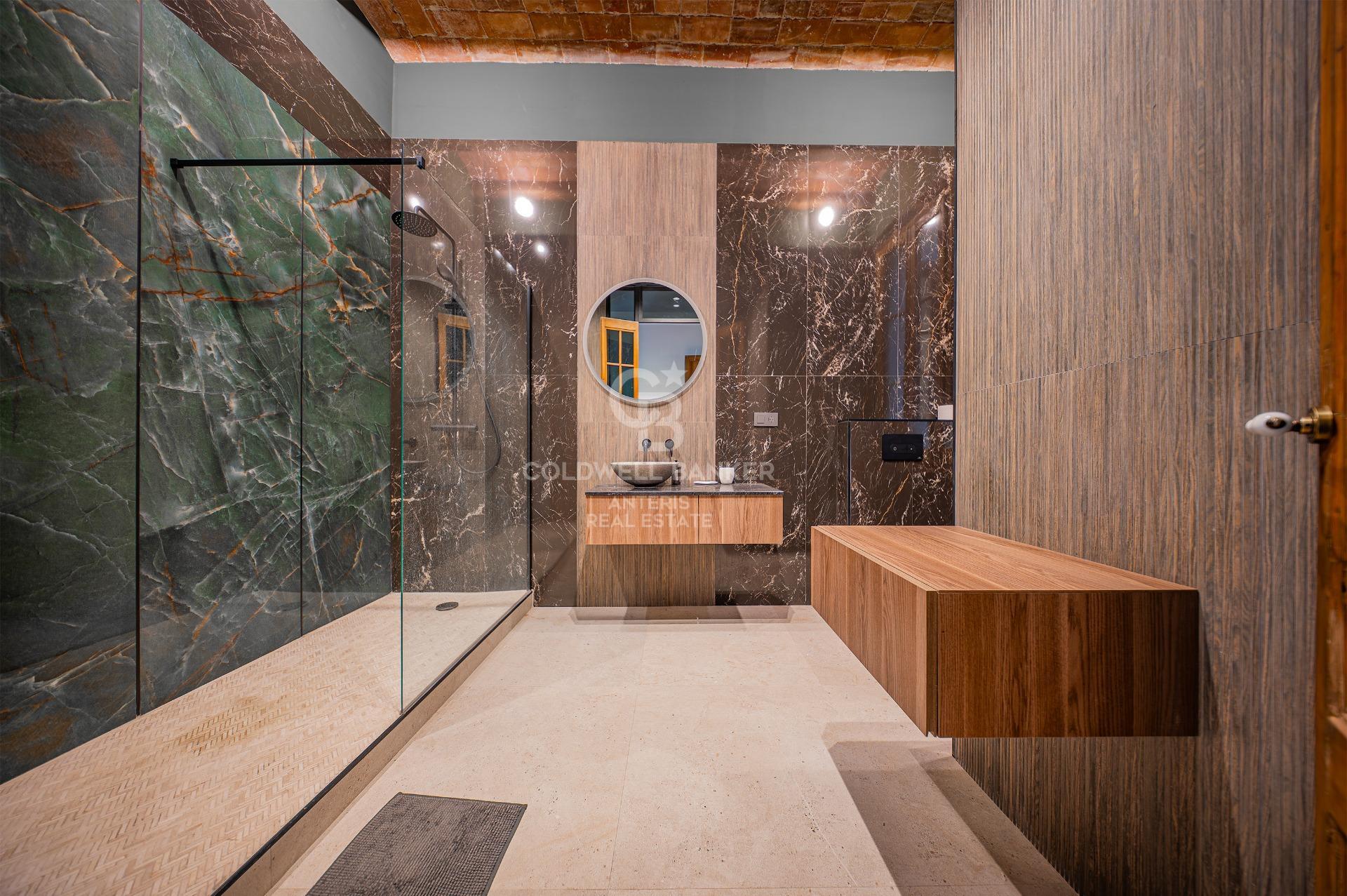 Fully renovated appartment with charm in Eixample Izquierdo