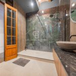 Odnowiony apartament pełen uroku w Eixample Izquierdo