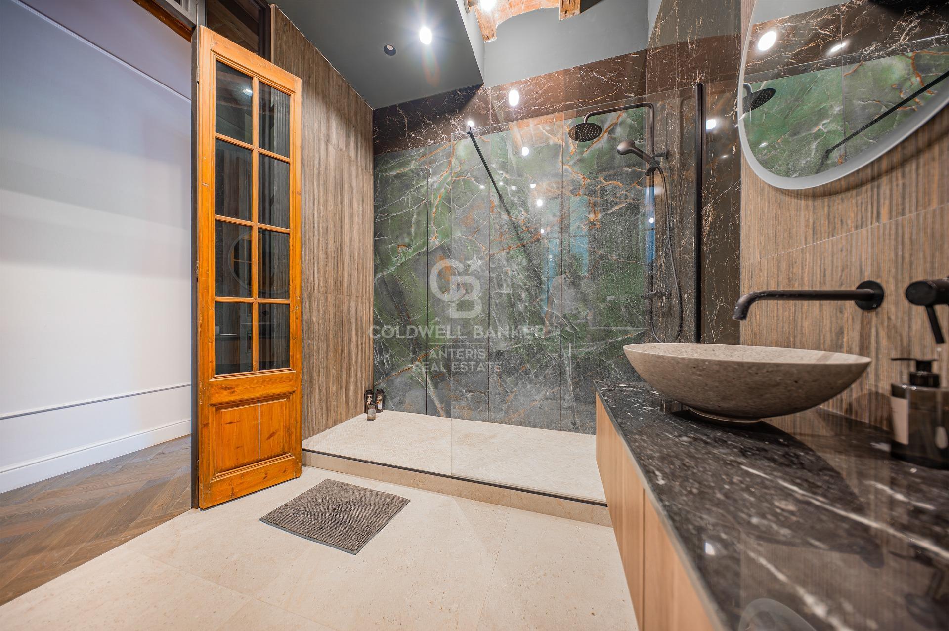 Fully renovated appartment with charm in Eixample Izquierdo