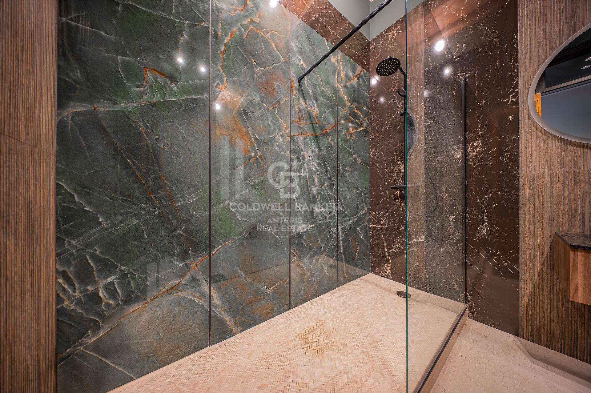 Fully renovated appartment with charm in Eixample Izquierdo