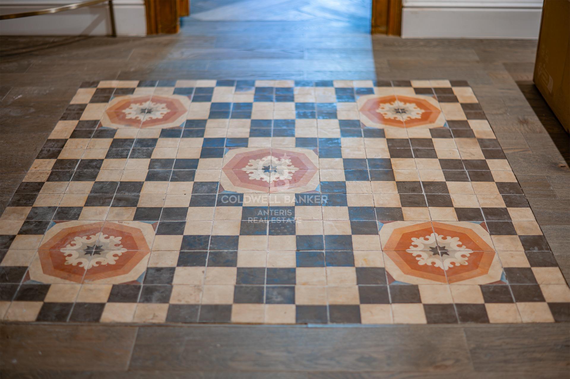 Fully renovated appartment with charm in Eixample Izquierdo