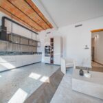 Odnowiony apartament pełen uroku w Eixample Izquierdo