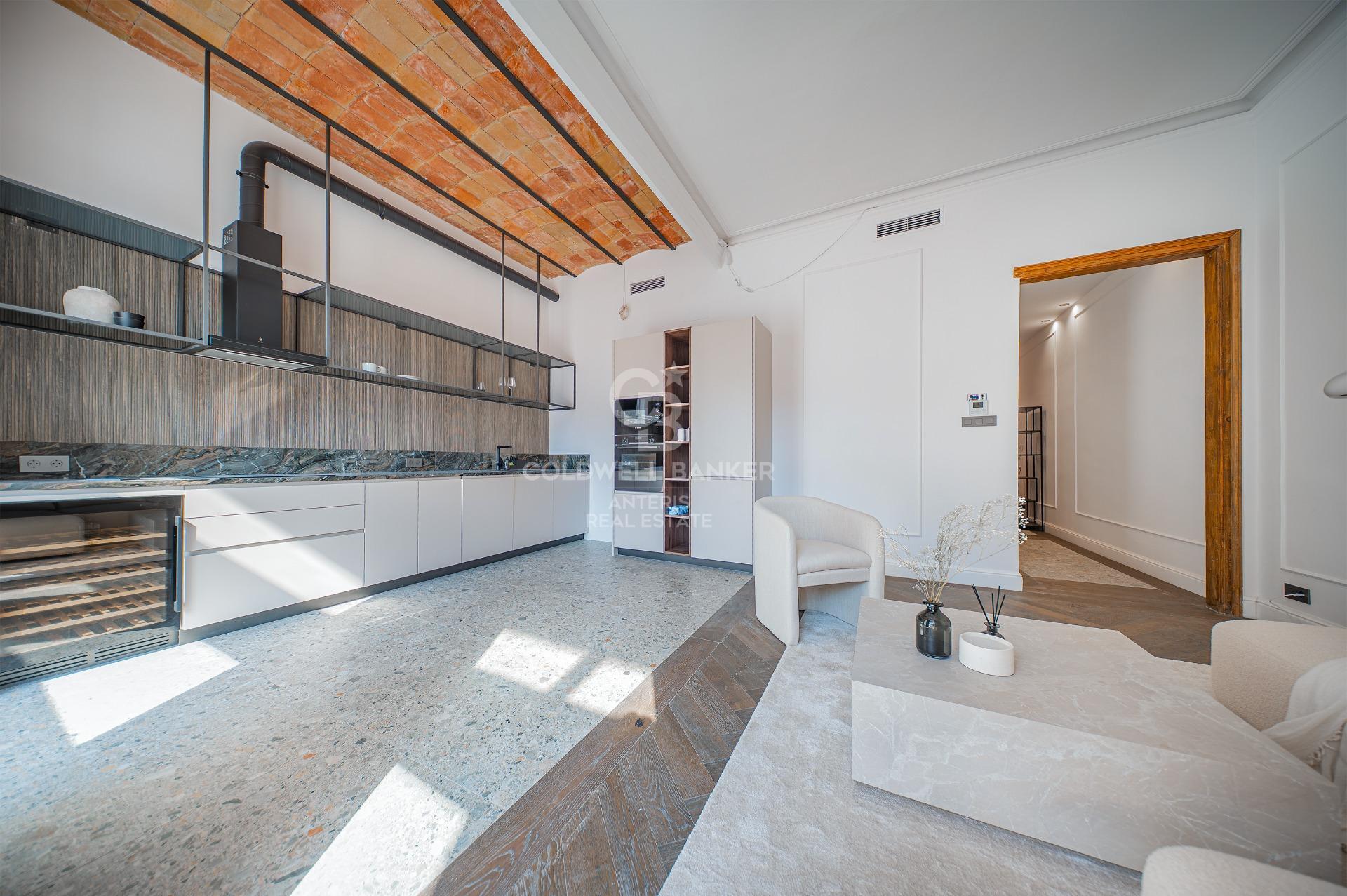 Fully renovated appartment with charm in Eixample Izquierdo