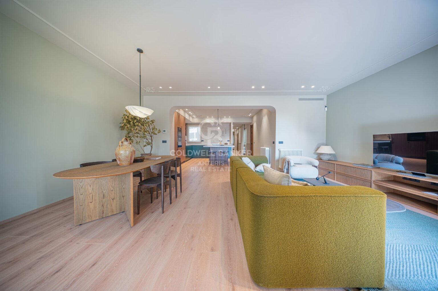 Brand new refurbished penthouse in a prime location in the centre of Barcelona