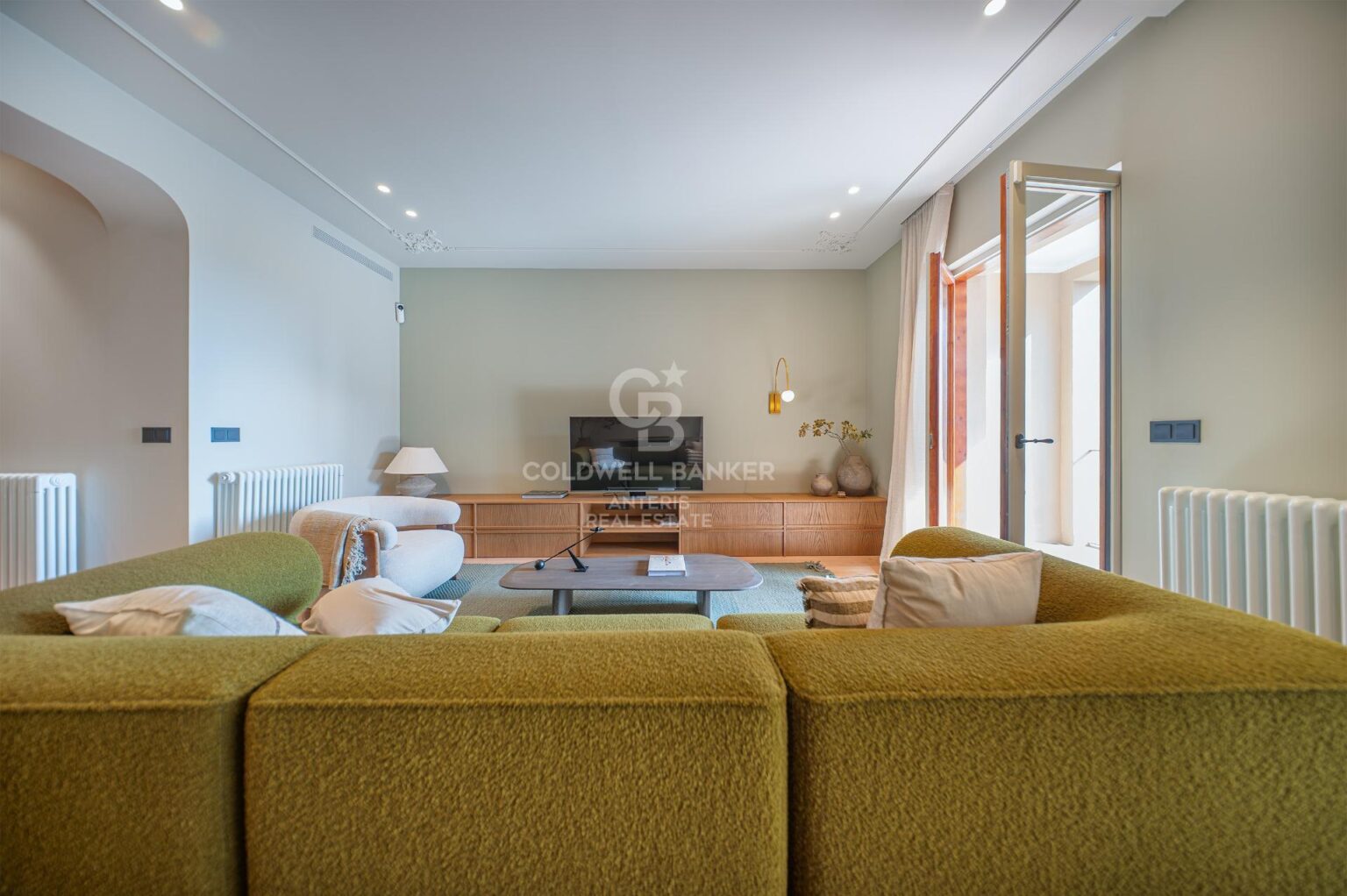 Brand new refurbished penthouse in a prime location in the centre of Barcelona
