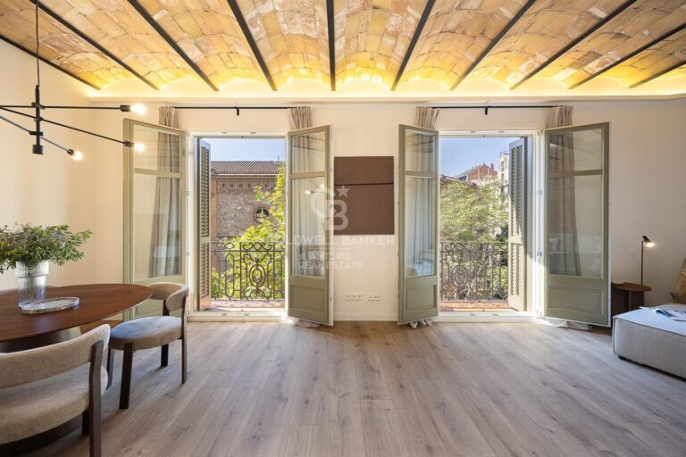 Exclusivo piso en finca regia en La Dreta de l’Eixample