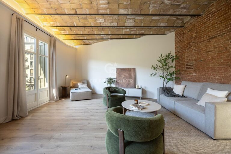 Exclusivo piso en finca regia en La Dreta de l’Eixample
