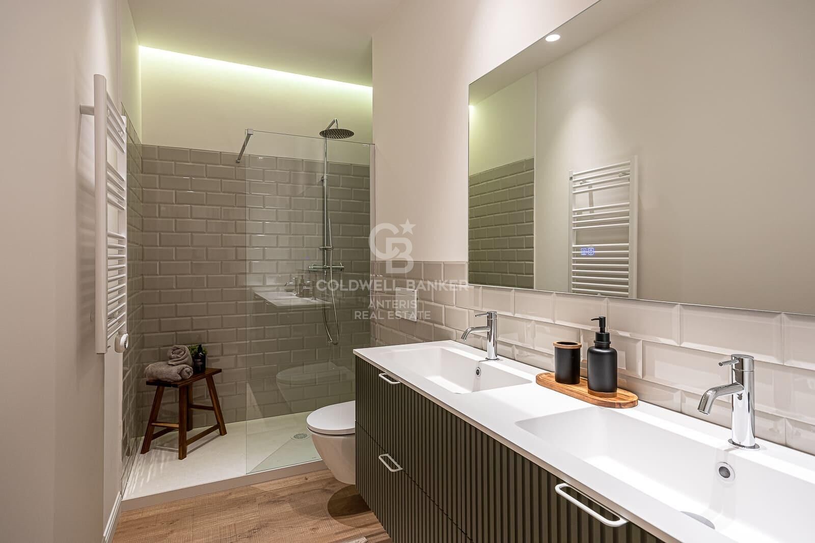 Ekskluzywny apartament w okazałym budynku w dzielnicy La Dreta de l’Eixample