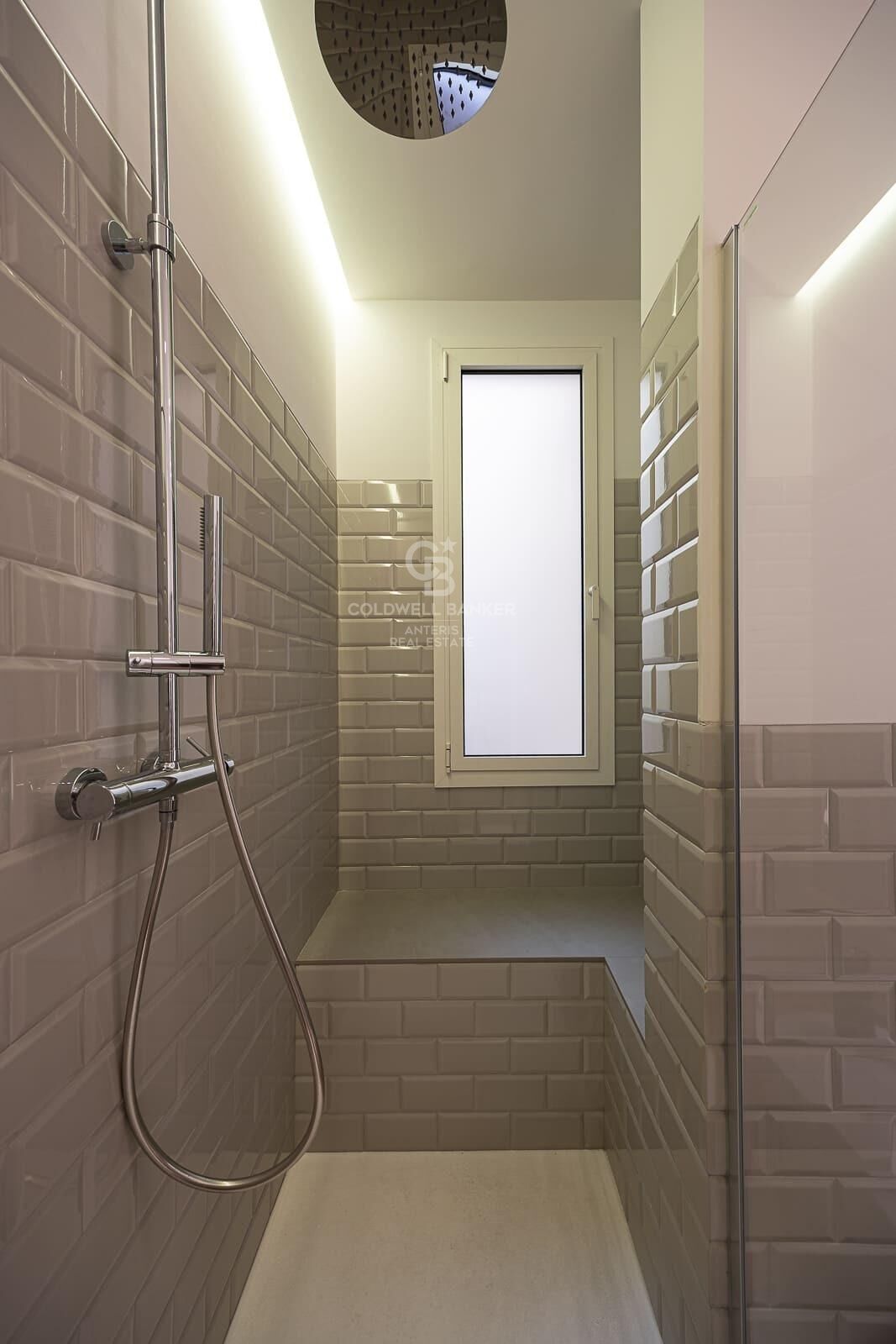 Ekskluzywny apartament w okazałym budynku w dzielnicy La Dreta de l’Eixample