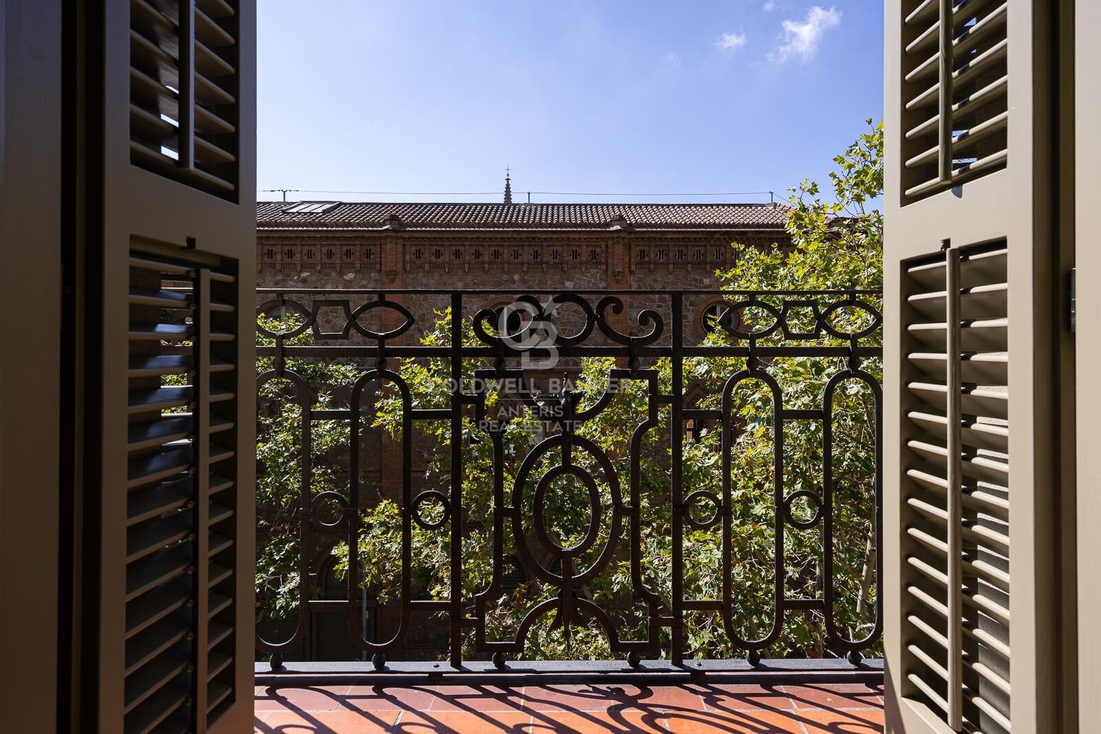 Ekskluzywny apartament w okazałym budynku w dzielnicy La Dreta de l’Eixample