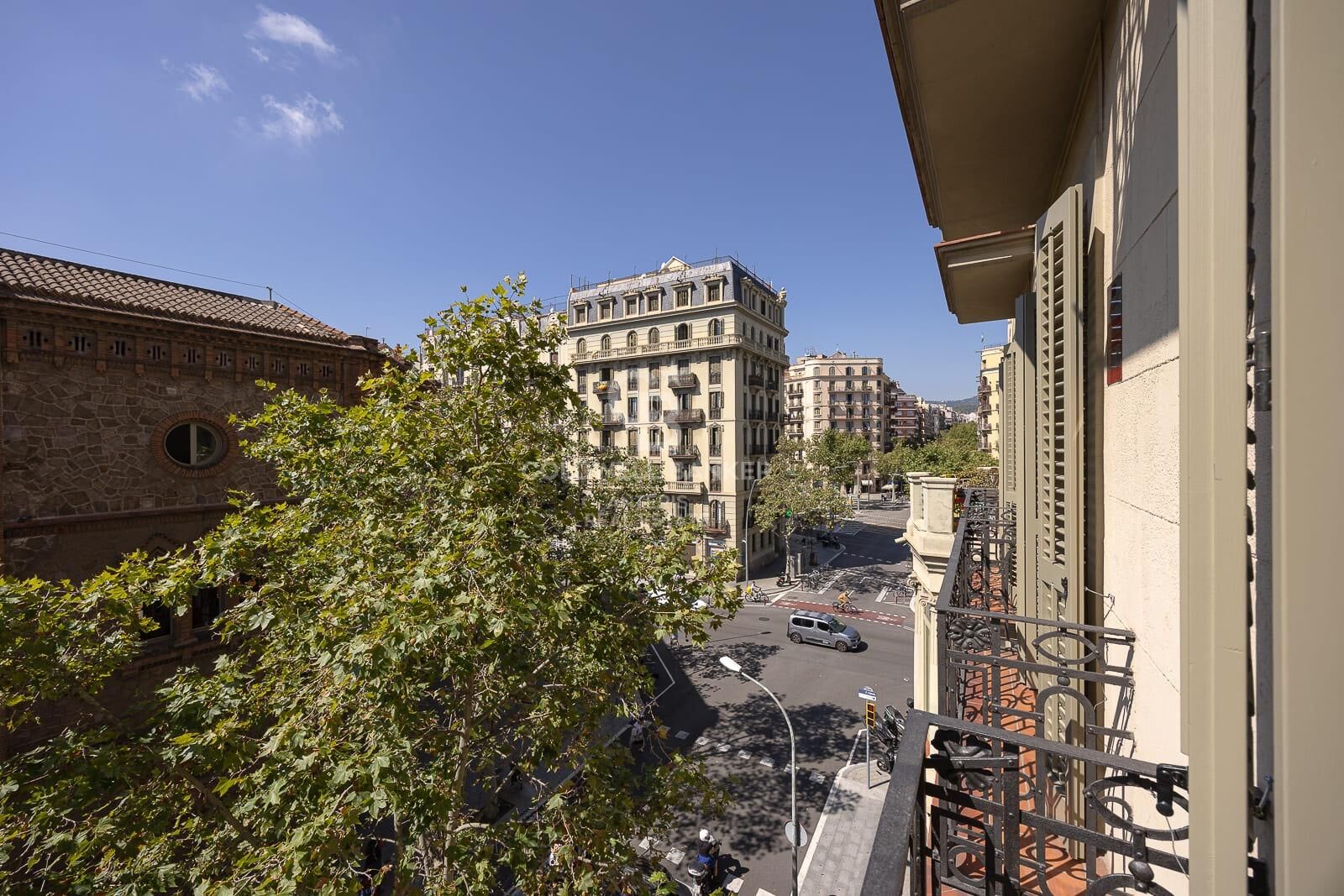 Ekskluzywny apartament w okazałym budynku w dzielnicy La Dreta de l’Eixample