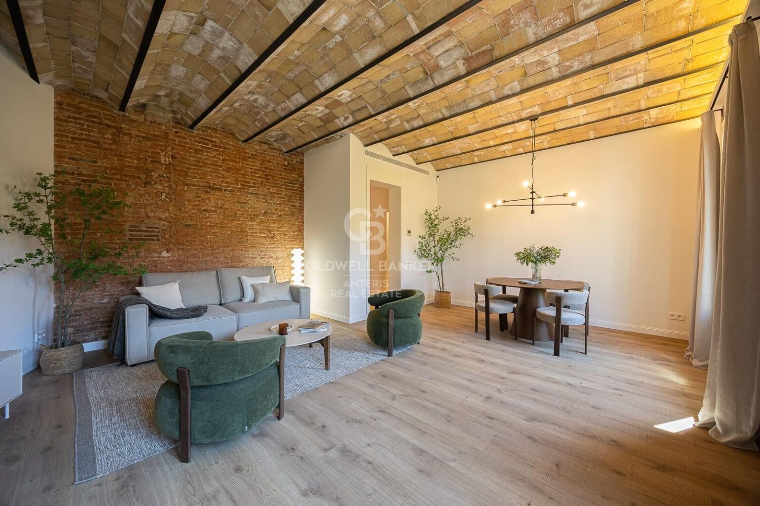 Exclusivo piso en finca regia en La Dreta de l’Eixample