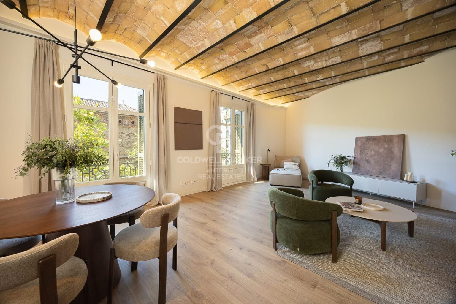 Exclusivo piso en finca regia en La Dreta de l’Eixample