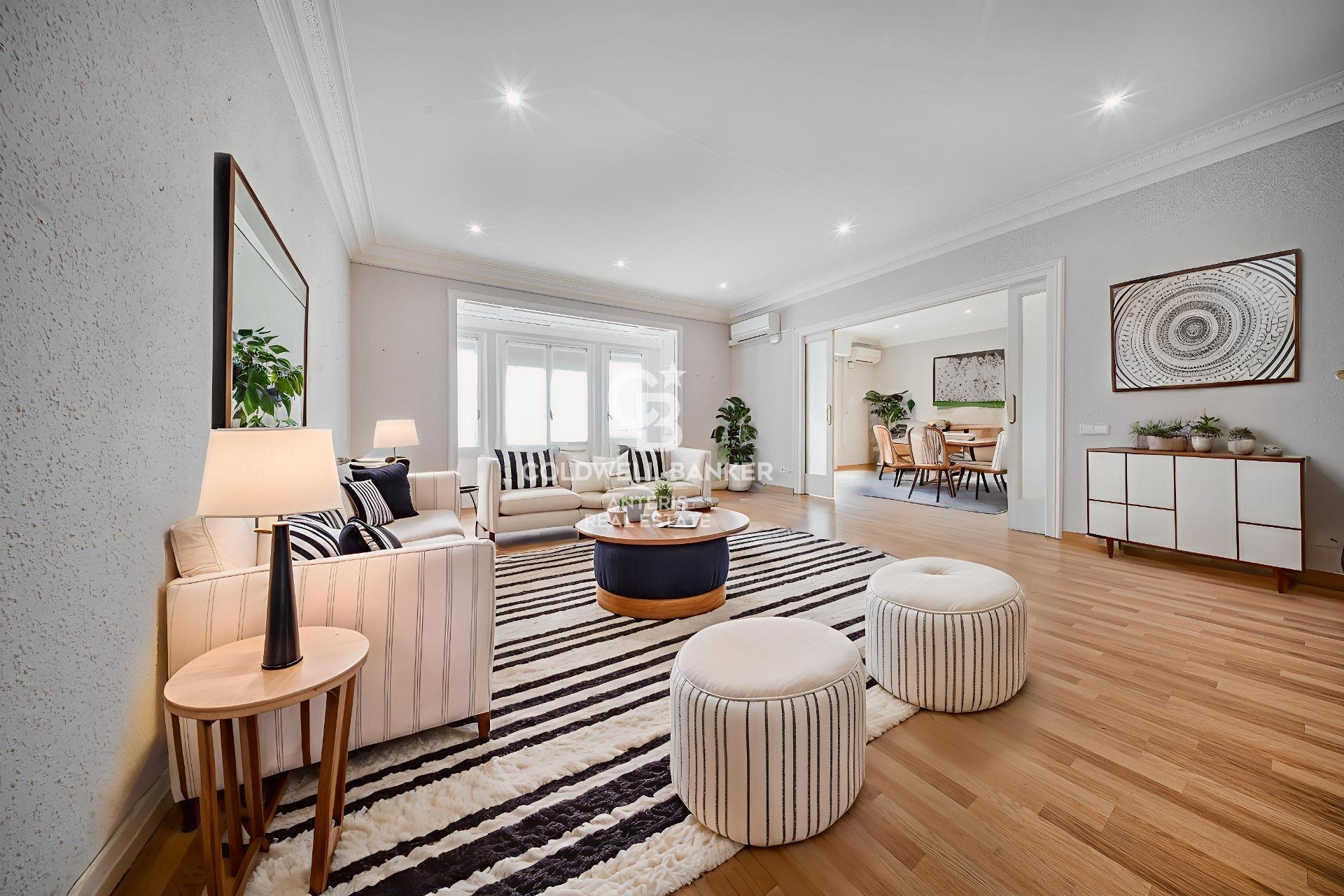 Spacious and luminous apartment next to Rambla Catalunya