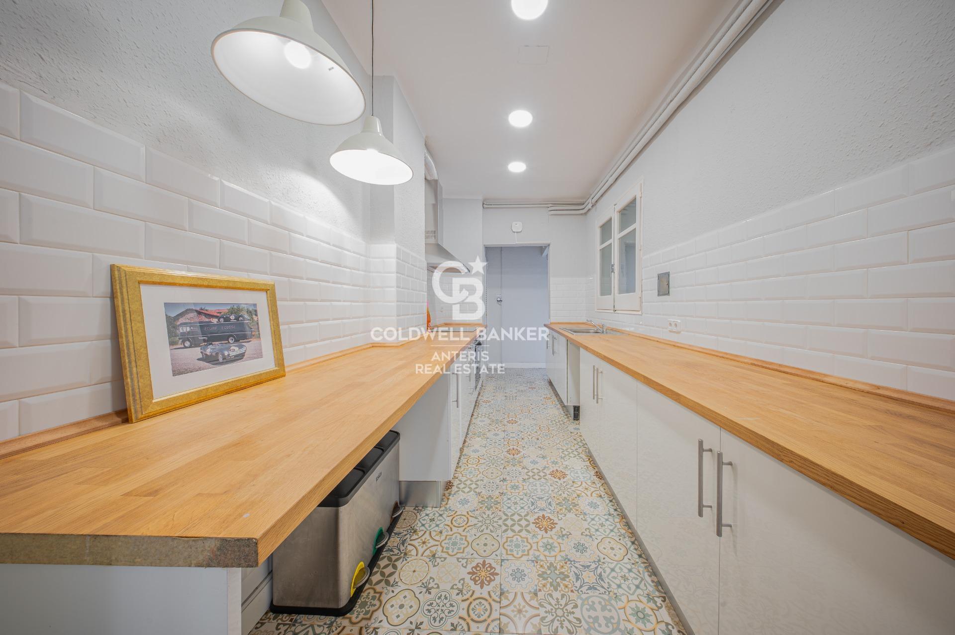 Spacious and luminous apartment next to Rambla Catalunya