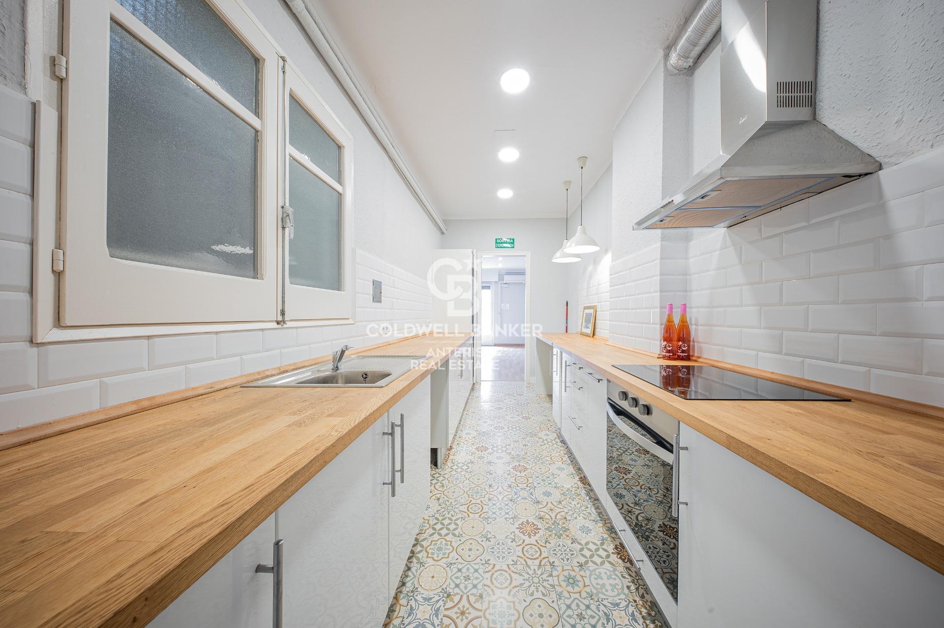 Spacious and luminous apartment next to Rambla Catalunya