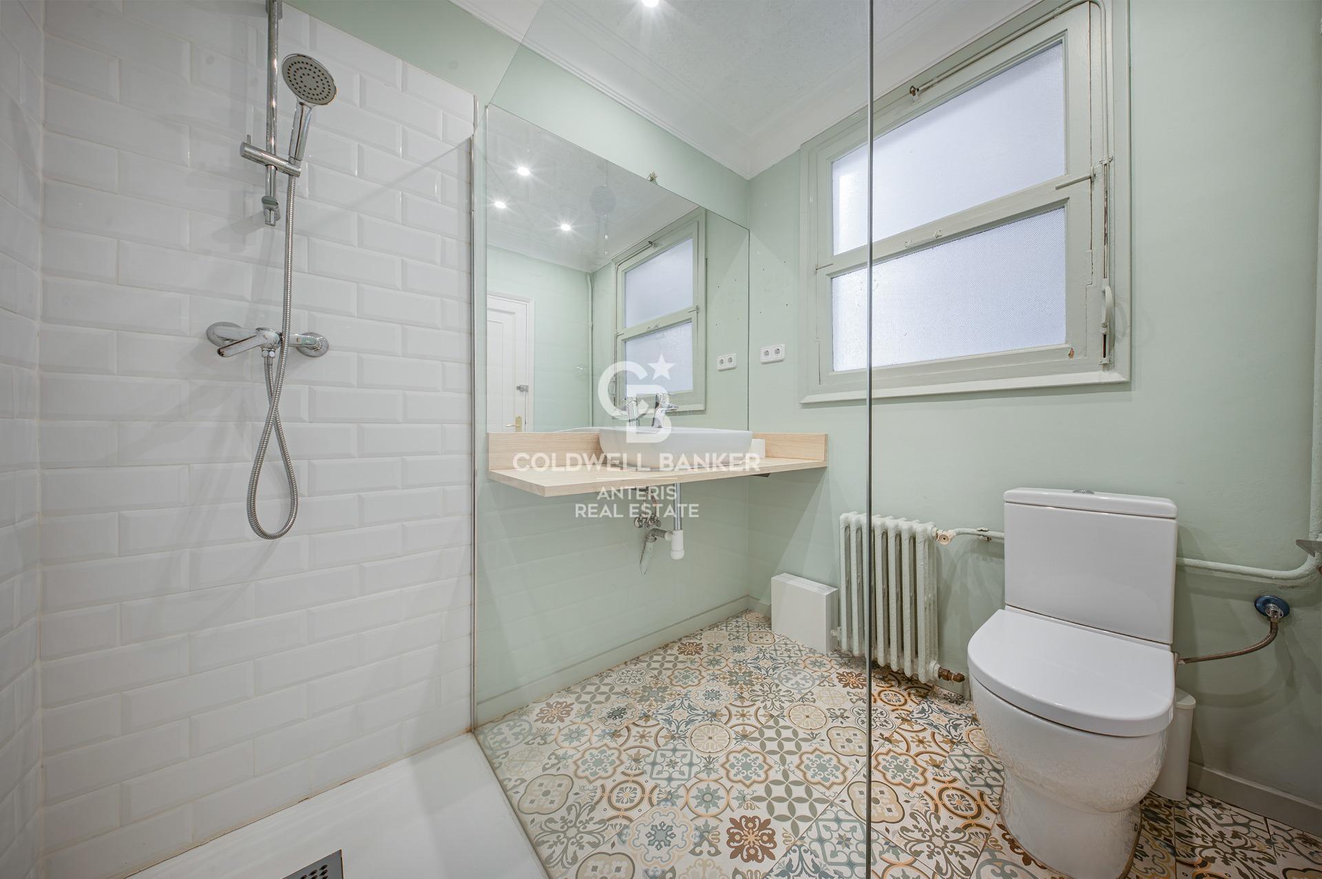 Spacious and luminous apartment next to Rambla Catalunya