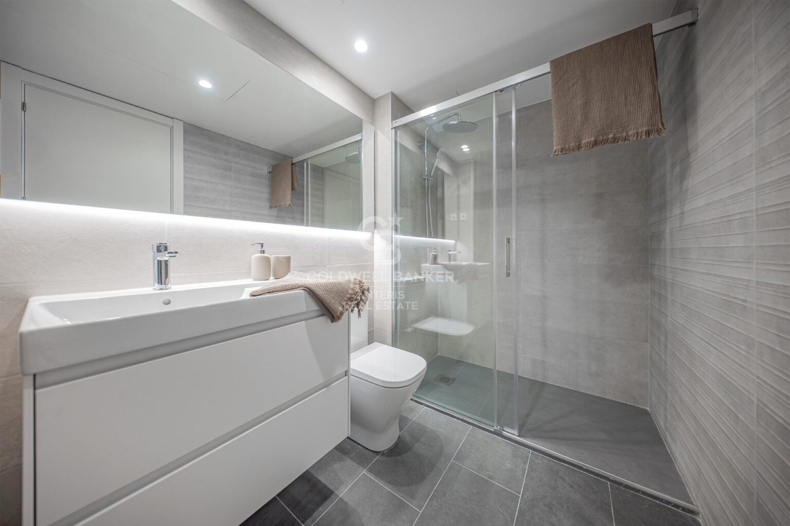 luminous duplex apartment in a sustainable building