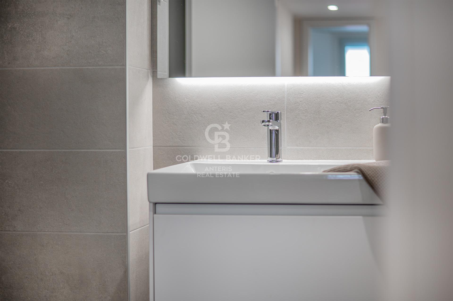 Nowoczesny duplex w ekologicznym budynku