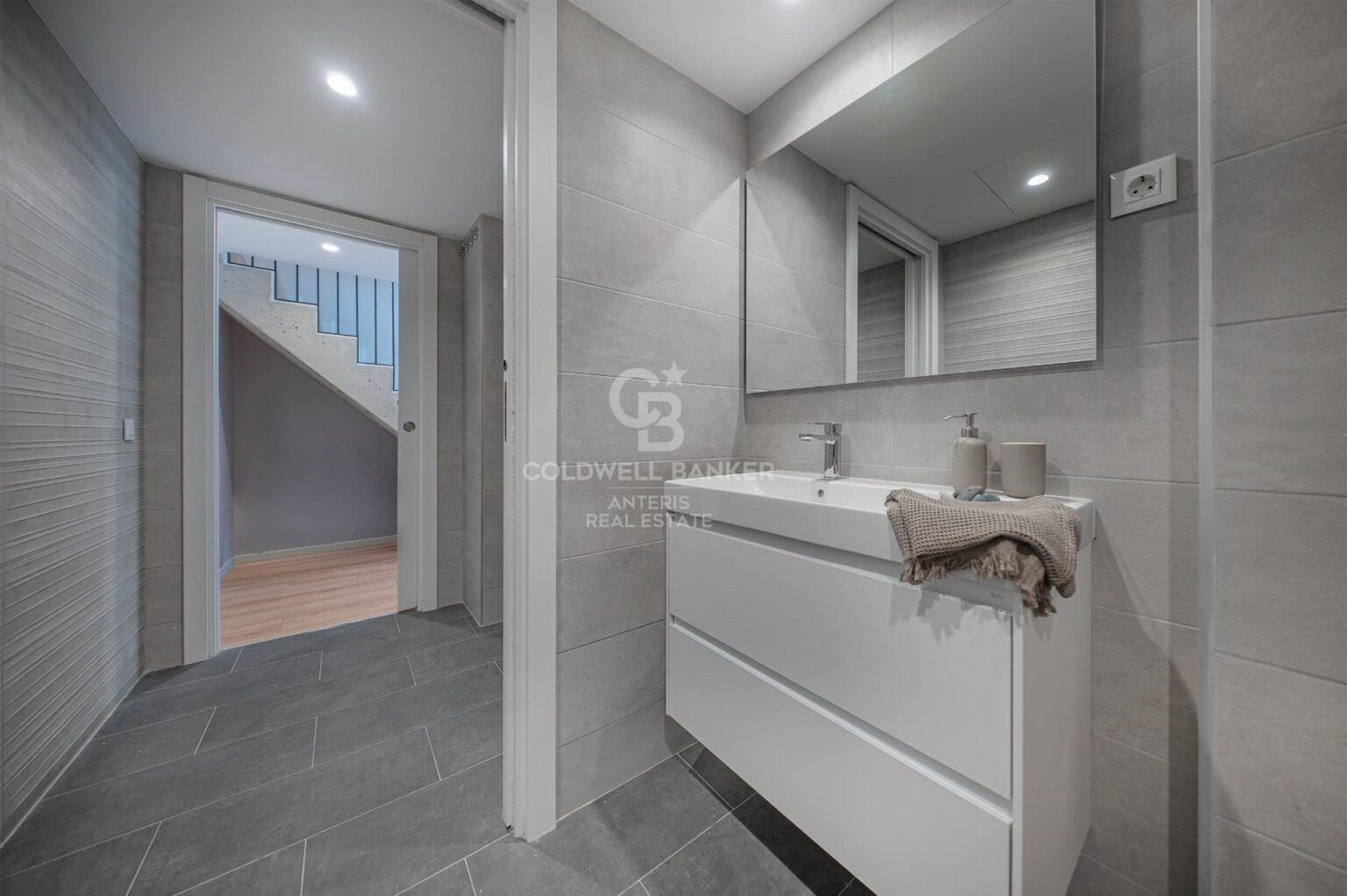 luminous duplex apartment in a sustainable building