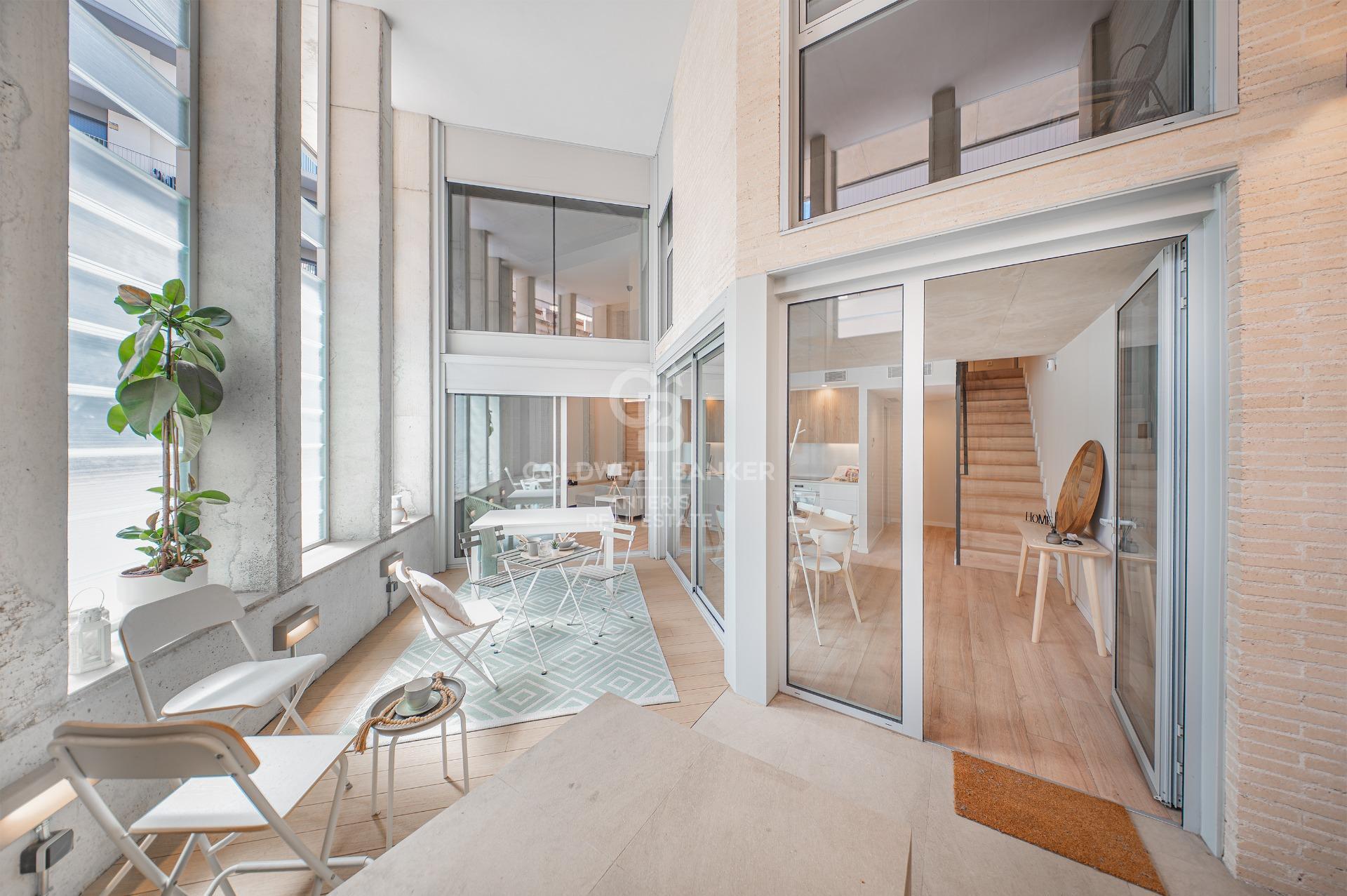 Nowoczesny duplex w ekologicznym budynku