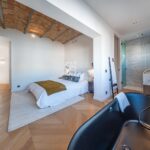 Ático reformado a estrenar en el paseo San Juan con 4 dormitorios en-suite y una terraza orientada a sur