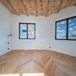 Ático reformado a estrenar en el paseo San Juan con 4 dormitorios en-suite y una terraza orientada a sur