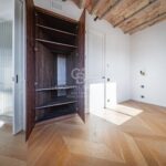 Ático reformado a estrenar en el paseo San Juan con 4 dormitorios en-suite y una terraza orientada a sur