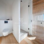 Ático reformado a estrenar en el paseo San Juan con 4 dormitorios en-suite y una terraza orientada a sur