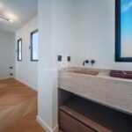 Ático reformado a estrenar en el paseo San Juan con 4 dormitorios en-suite y una terraza orientada a sur