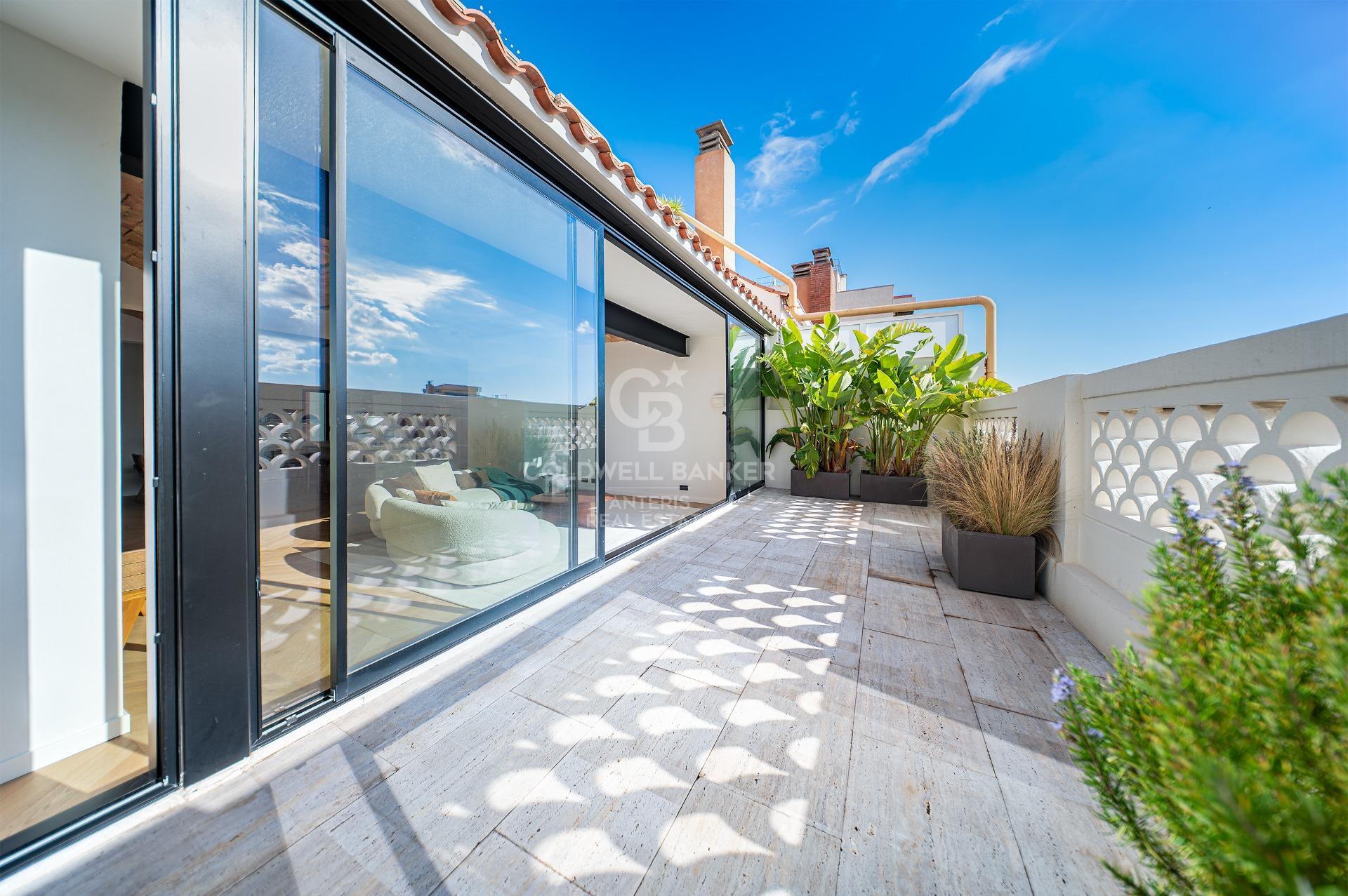 Bright renovated penthouse with terrace