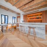 Ático reformado a estrenar en el paseo San Juan con 4 dormitorios en-suite y una terraza orientada a sur