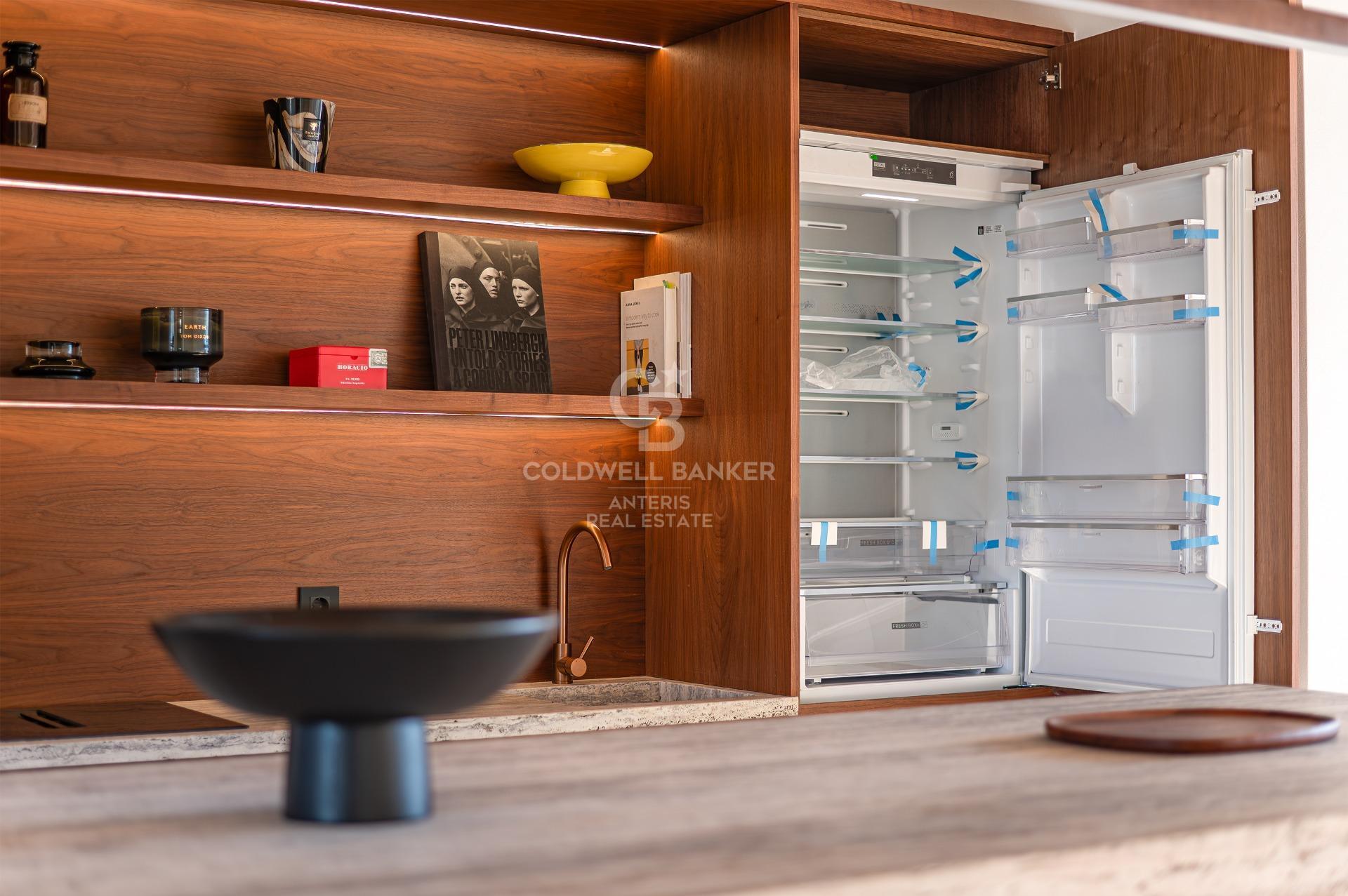 Bright renovated penthouse with terrace