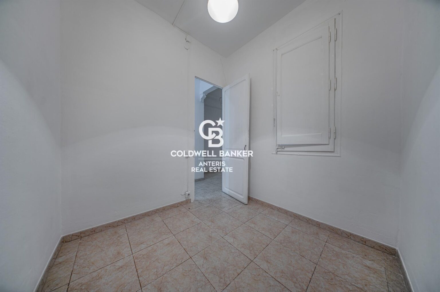 Historyczny urok w zabytkowej kamienicy w dzielnicy Eixample Dreta