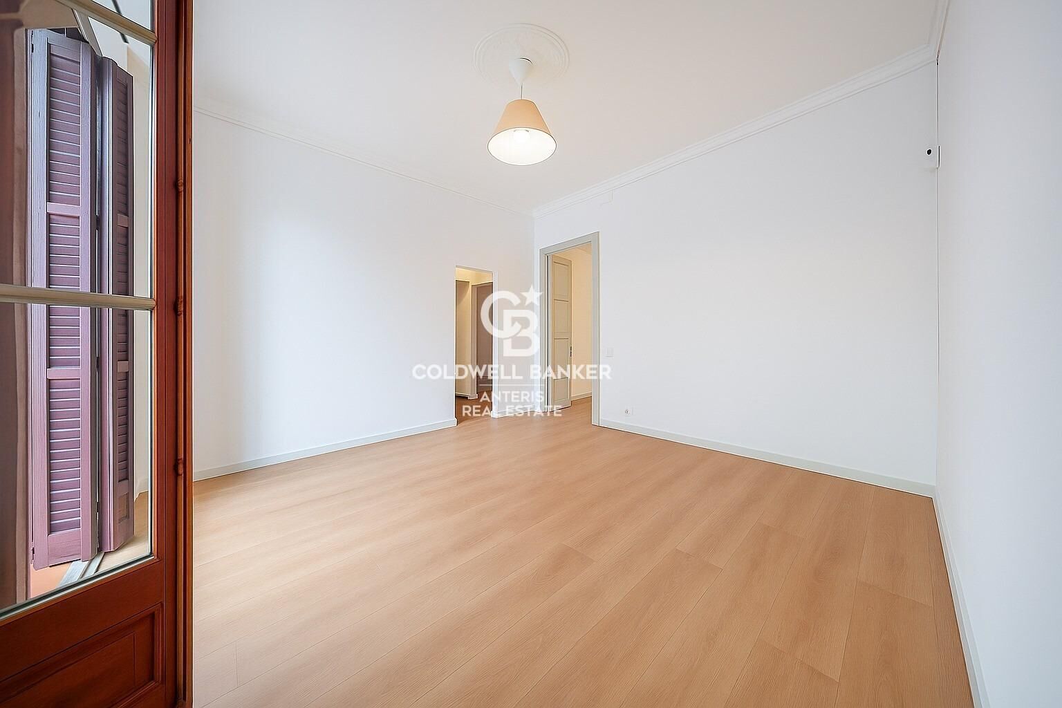 Historyczny urok w zabytkowej kamienicy w dzielnicy Eixample Dreta