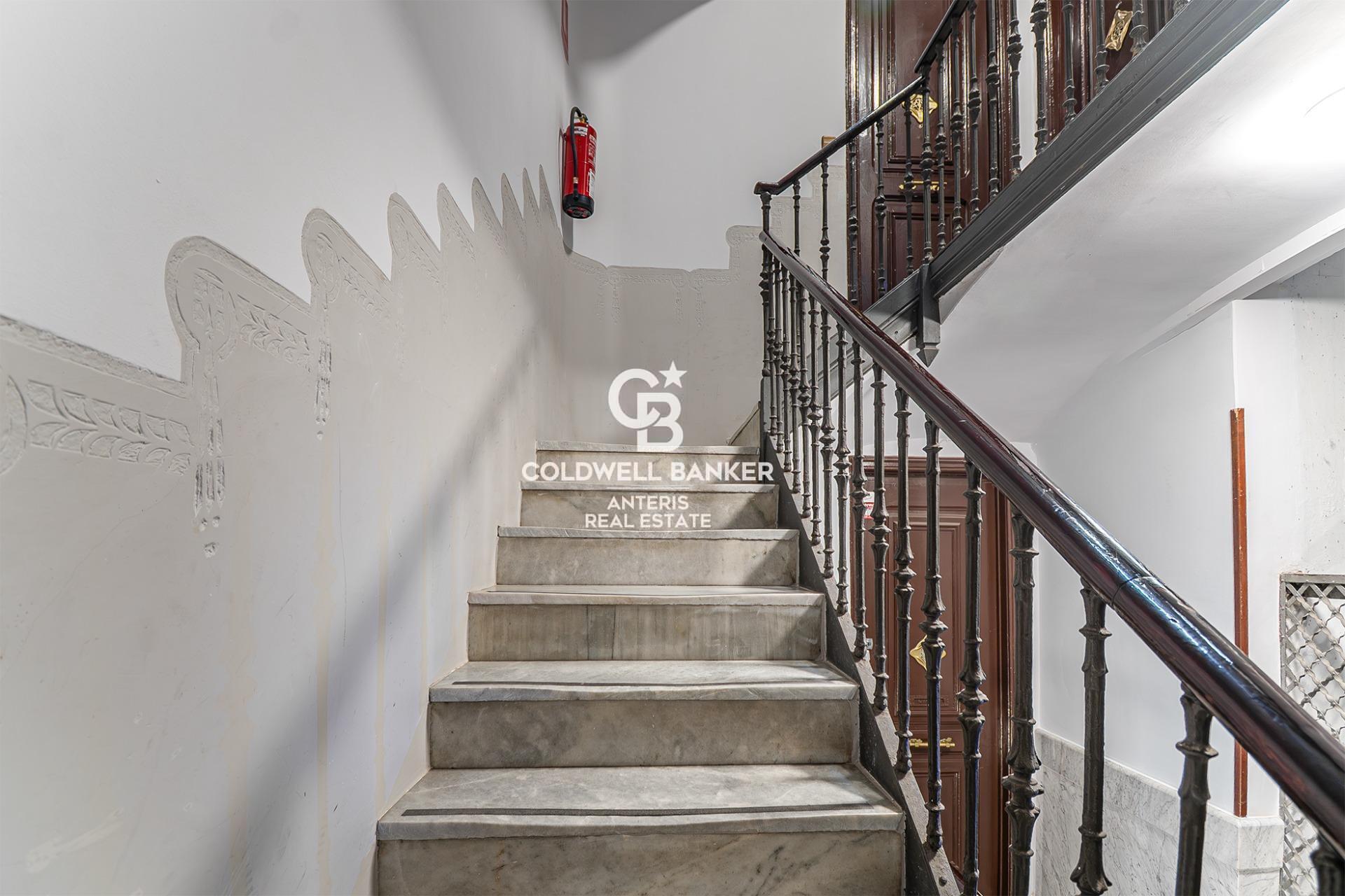 Encanto histórico en finca regia del Eixample Dret