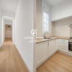 Historyczny urok w zabytkowej kamienicy w dzielnicy Eixample Dreta