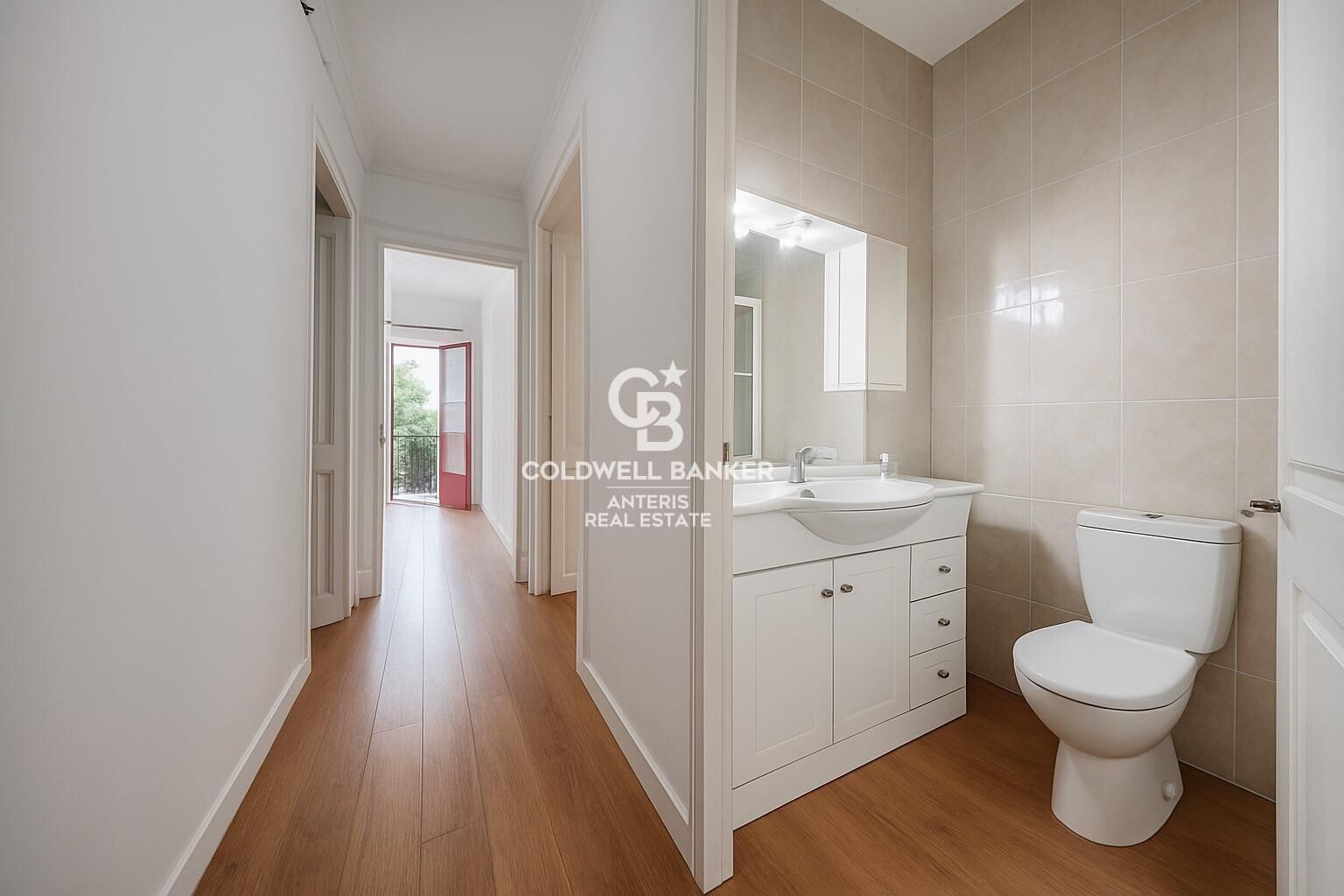 Historyczny urok w zabytkowej kamienicy w dzielnicy Eixample Dreta