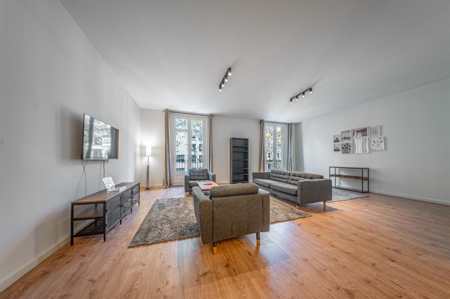 Spacious renovated apartment in historic building