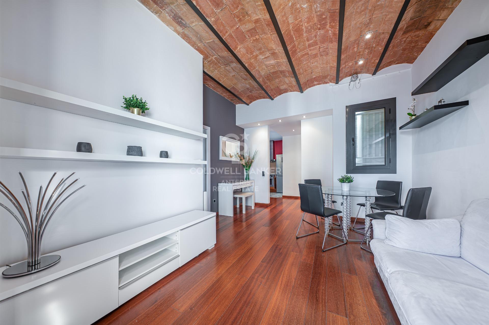 Piso en venta en el corazón de Les Corts situado en la última planta del edificio con ascensor