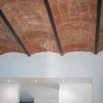 Jasny penthouse w klasycznej posiadłości