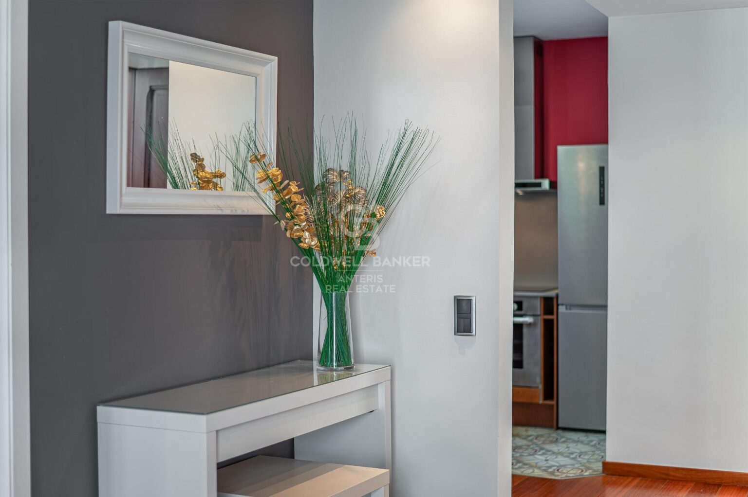 Jasny penthouse w klasycznej posiadłości