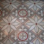 Jasny penthouse w klasycznej posiadłości