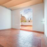 Jasny penthouse w klasycznej posiadłości