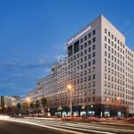 Jasny penthouse w klasycznej posiadłości