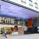 Jasny penthouse w klasycznej posiadłości